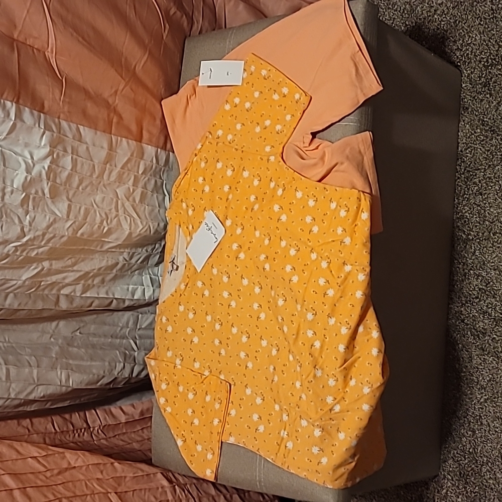 2-pc child outfit (Lg)